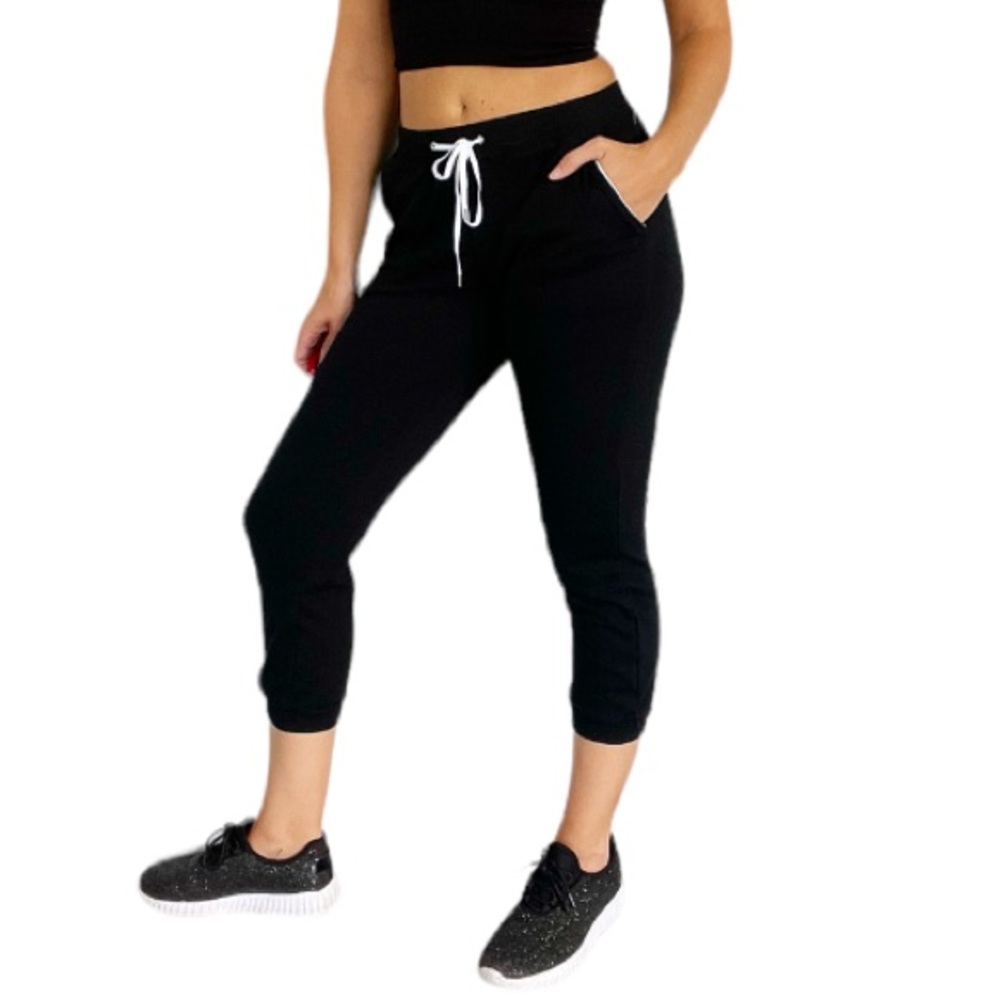 Knit & Stitch black stretchy cropped tapered ankle jogger sweatpants size small